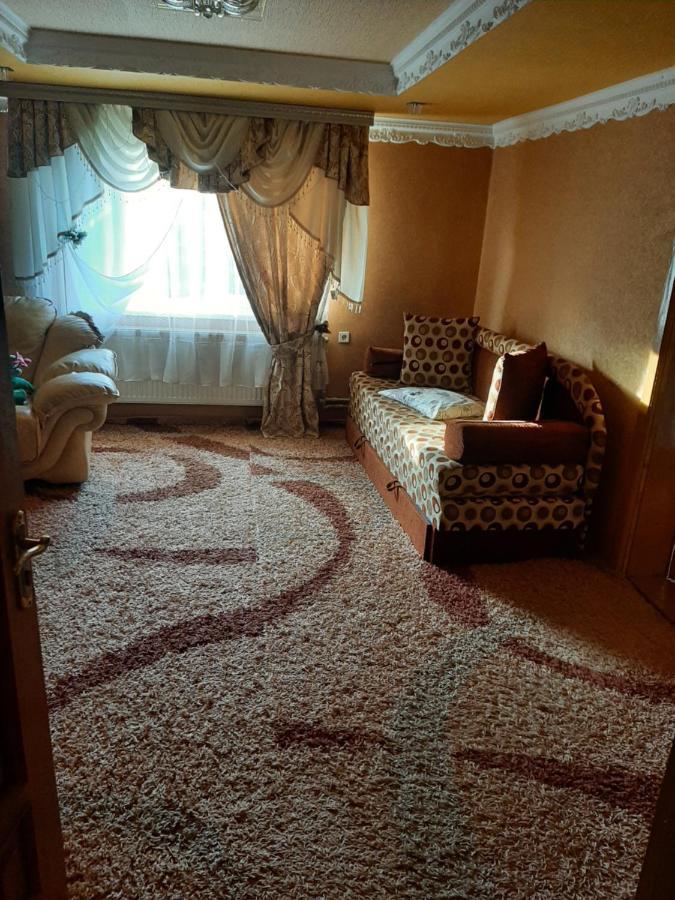 У Ані Лазещина Екстер'єр фото